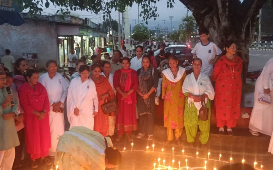 रसुवामा बाढीबाट ज्यान गुमाएकाप्रति महेन्द्रनगरमा दीप प्रज्वलनसहित श्रद्धाञ्जली